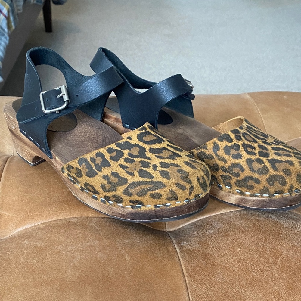 Lotta From Stockholm Leopard wooden clogs